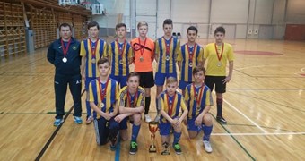 SK "Super Nova" komandai zelts Latvijas finālsacensībās futbolā telpās 2002. dzimšanas gada zēniem