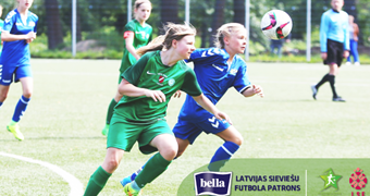 Latvijas meiteņu futbola čempionātā aizvadītas sezonas pirmās puses spēles