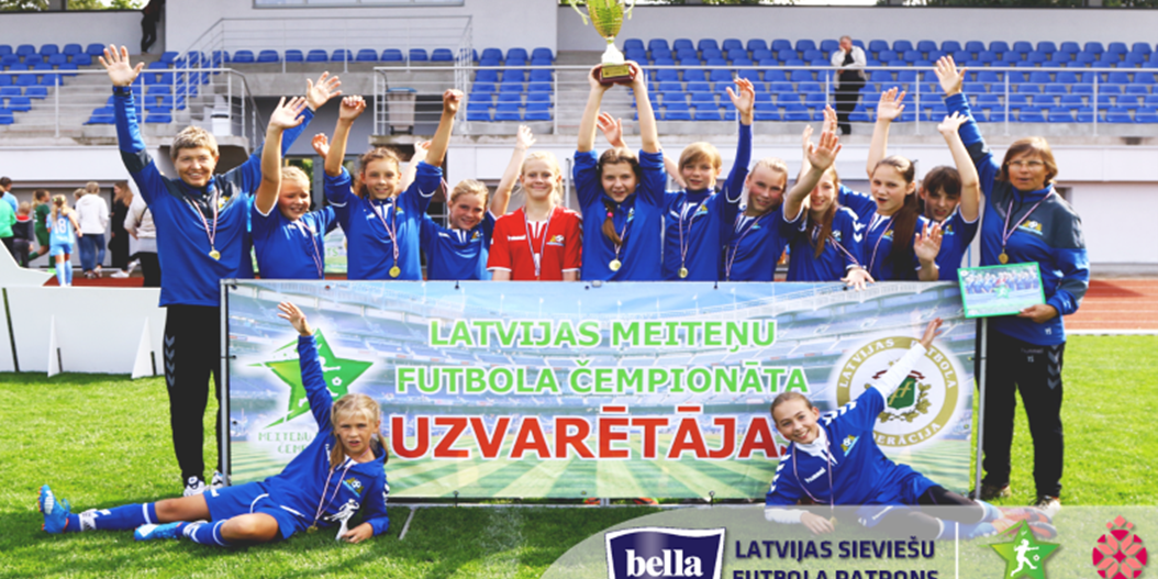 Ar Rīgas Futbola skolas uzvaru noslēdzies Latvijas meiteņu čempionāts U-12 grupā