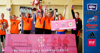 Rīgas Rīnūžu vidusskola uzvar pirmajā "Meiteņu futbols atgriežas skolās" turnīrā