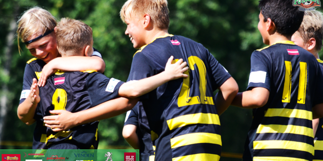 JFA Jelgava un SK Kengaroos līderu gods ZFF C grupas turnīra pirmajā dienā