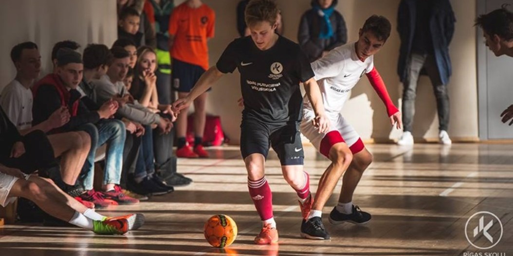Rīgas skolu telpu futbola kausa pirmais posms finiša taisnē
