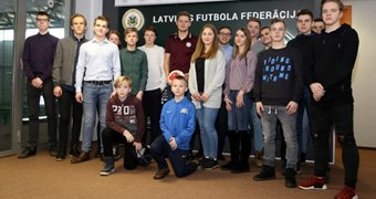 Ēnu dienā federāciju apciemo 18 "ēnas" un saņem pārsteigumu