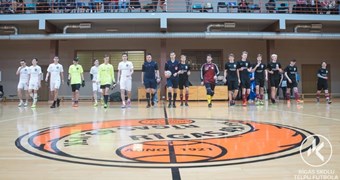 Klāt pirmās spēles Rīgas skolu telpu futbola kausa izcīņā