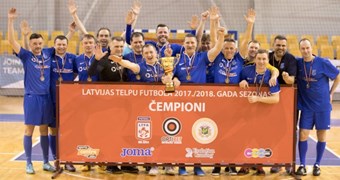 Nikars-Sportima kļūst par veterānu čempionāta uzvarētājiem telpu futbolā