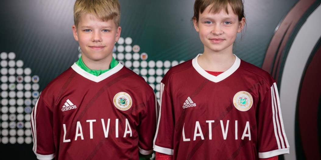 Divi jaunie futbolisti brauks uz starptautisku nometni un PK atklāšanas spēli