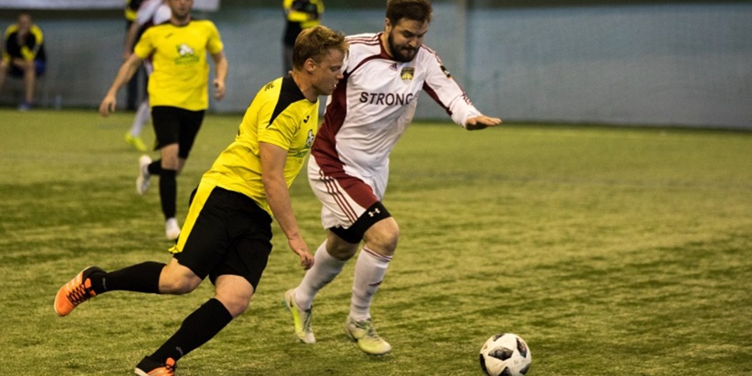 Korporatīvā futbola turnīra pirmajā posmā triumfē viesi no Baltkrievijas