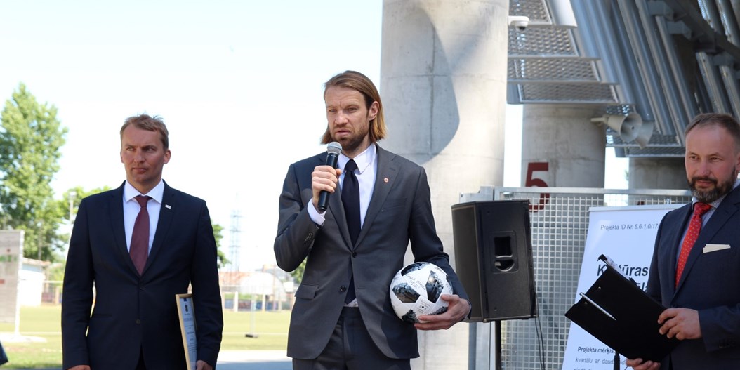LFF vadība piedalās Daugavas stadiona atklāšanā