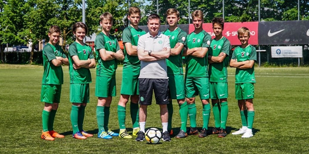 Marians Pahars kļūst par Rīgas Hanzas vidusskolas Futbola klašu mentoru
