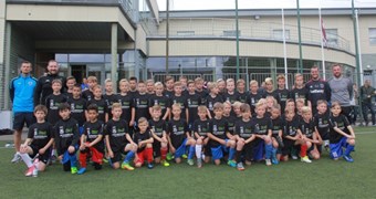 Jauniešus un trenerus aicina uz Baltijas Futbola skolas nometnēm jūlijā