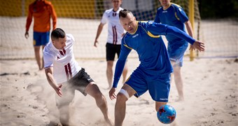 Kreiss pludmales futbolisti nostiprinās Jūrmalas kausa līderpozīcijās