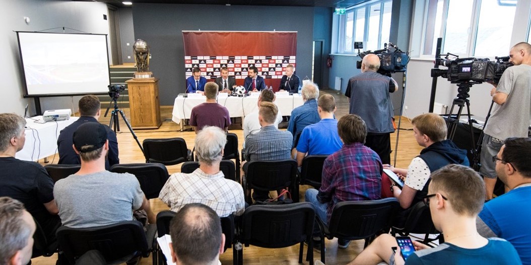 FOTO: LFF pirmā preses konference restaurētajā Daugavas stadionā