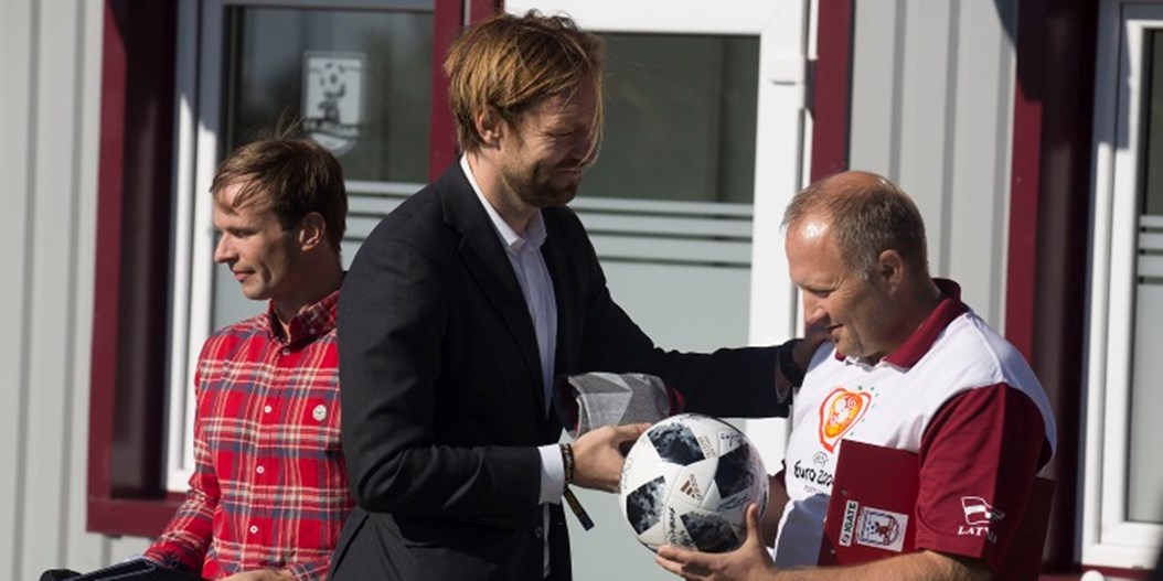 Kaspars Gorkšs piedalās FK Jelgava treniņu bāzes atklāšanā