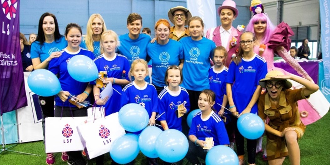 #WePlayStrong festivāls Rīgā pulcē 160 meitenes
