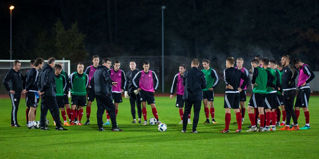 FOTO: Latvijas U-21 izlase gatavojas spēlei pret Nīderlandi