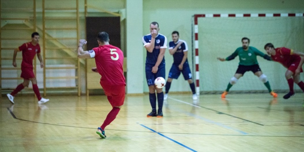 Iezīmējas grupu līderes Rīgas telpu futbola čempionātā