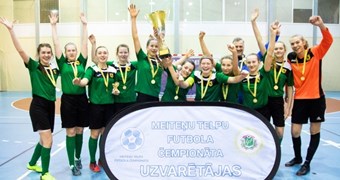 Meiteņu telpu futbola čempionāta Otrās divīzijas tituls ceļo uz Preiļiem