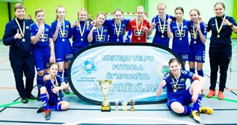Meiteņu telpu futbola čempionāta U-14 titulu iegūst Rīgas Futbola skola