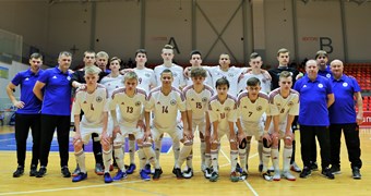 Latvijas U-19 telpu futbola izlase zaudē Spānijai