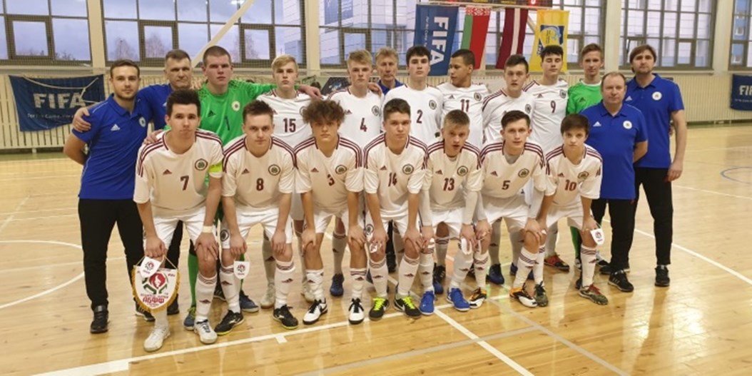 Pirmajā spēlē Baltkrievijā telpu futbola U-19 izlasei zaudējums
