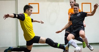 Rīgas kausa izcīņas finālā tiksies "NAPALM" un FC "Petrow" telpu futbolisti