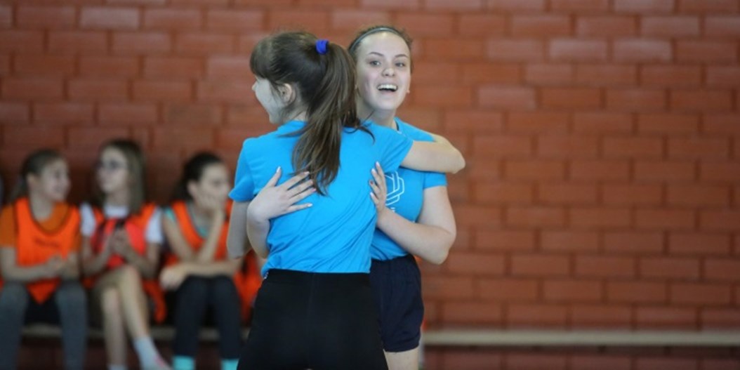 Foto: "Meiteņu futbols atgriežas skolās" grupu spēles Daugavpilī
