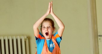 Foto: "Meiteņu futbols atgriežas skolās" ceturtdaļfināla spēles Rīgā