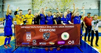FK Nikars saglabā vietu telpu futbola čempionu tronī