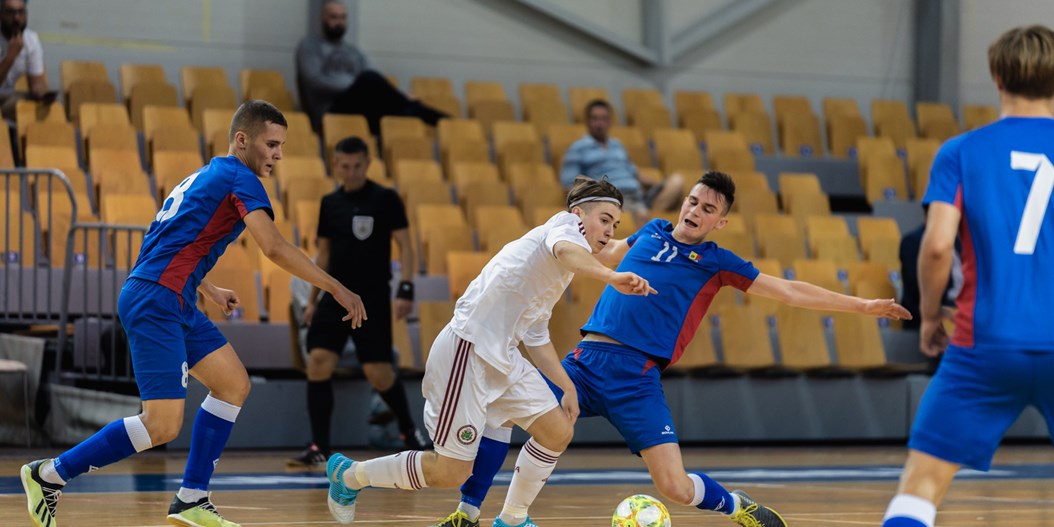 U-19 telpu futbolisti pārbaudes spēlē piekāpjas Moldovas vienaudžiem