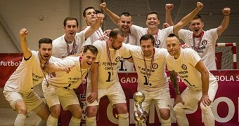 PC "Petrow" izcīna savu pirmo telpu futbola čempionu titulu