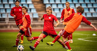 Foto: Latvijas sieviešu futbola izlases treniņš