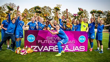 Rīgas Futbola skola triumfē Sieviešu futbola līgā