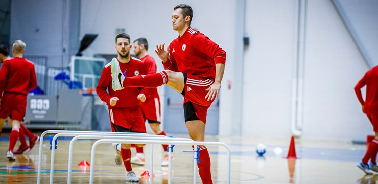 Foto: Latvijas telpu futbola izlase trenējas spēlei ar Spāniju