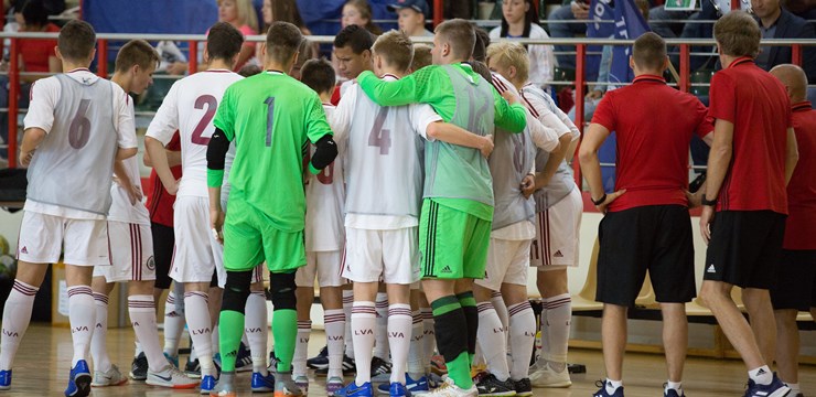 Latvijas U-19 telpu futbola izlase aizvada treniņnometni