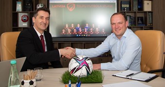 Telpu futbola izlasi vadīs Melnkalnes speciālists Vasko Vujovičs