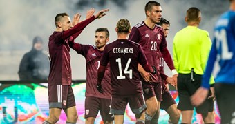 Latvija iekļūst finālā, kurā sestdien uzņems Islandi