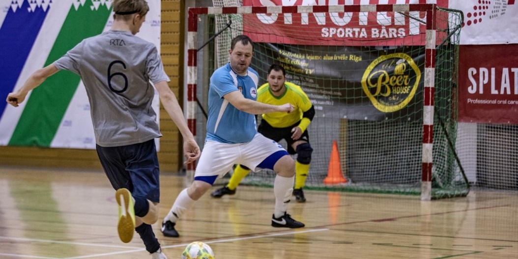 Sākas pieteikšanās Latvijas Universiādes telpu futbola turnīram