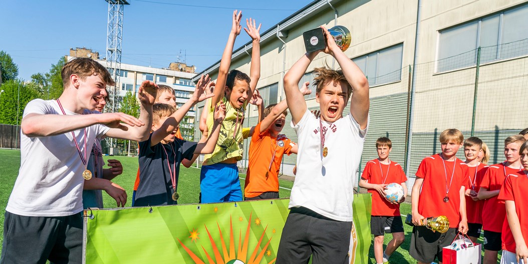 Latvijas Skolu futbola čempionāts atkal pulcē dalībniekus