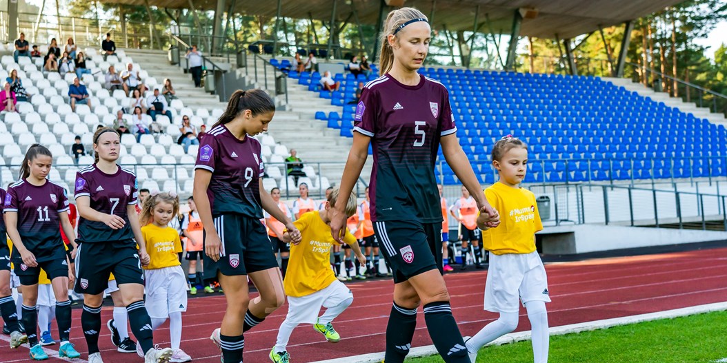Foto: Latvijas izlases debija UEFA Nāciju līgā sievietēm