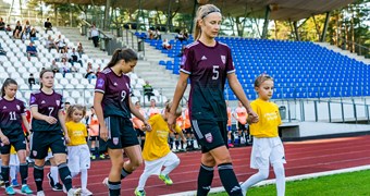 Foto: Latvijas izlases debija UEFA Nāciju līgā sievietēm