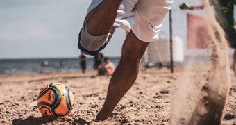 Vēl iespējams pieteikties pludmales futbola sacensībām Majoros