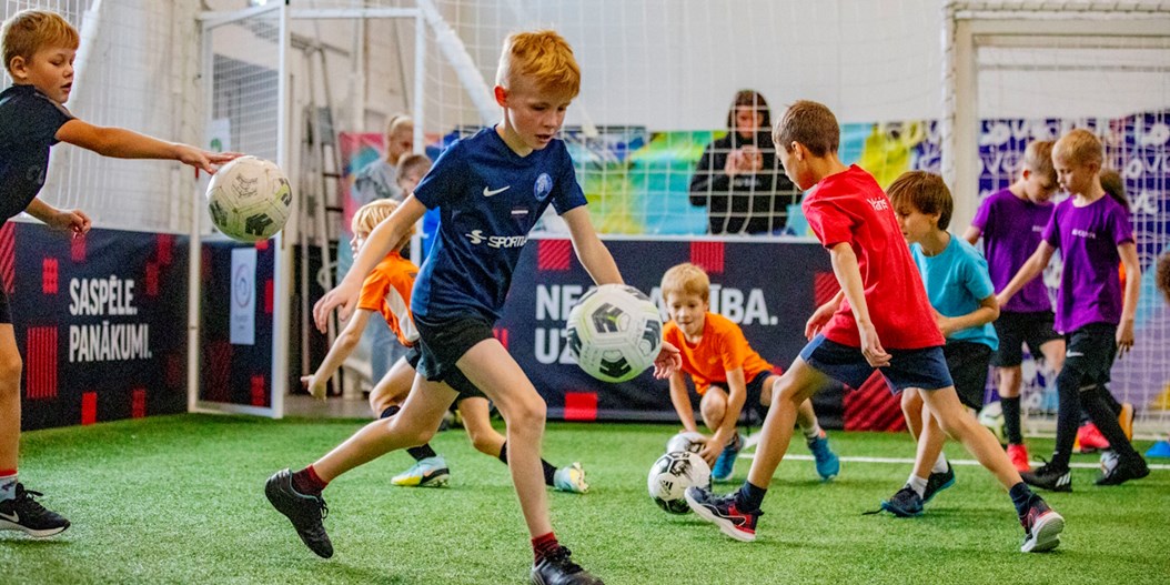 Septembra izskaņā Rīgā "Grassroots Leader" kursi un skolu futbola festivāls