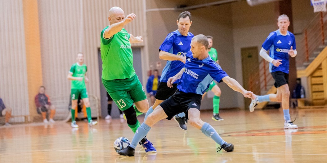 Startējis Latvijas veterānu telpu futbola čempionāts