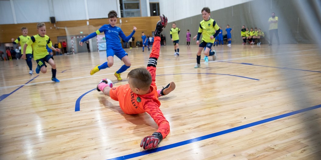 Sākusies pieteikšanās "LNK Industries" telpu futbola kausam jauniešiem