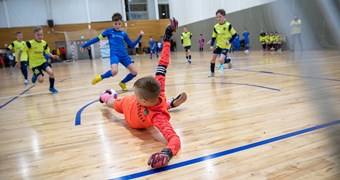 Sākusies pieteikšanās "LNK Industries" telpu futbola kausam jauniešiem