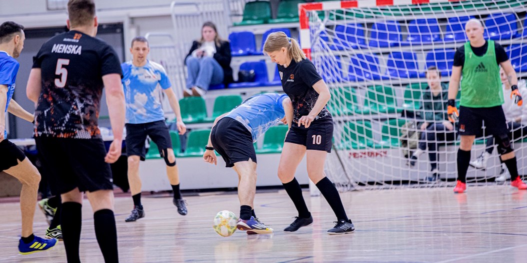 IT uzņēmumu telpu futbola kausā teju dubultojies dalībnieku skaits