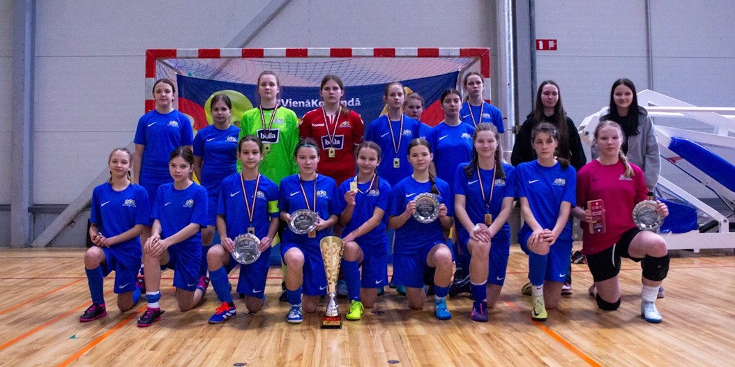 Meiteņu telpu futbola čempionāta U-14 tituls Rīgas Futbola skolai