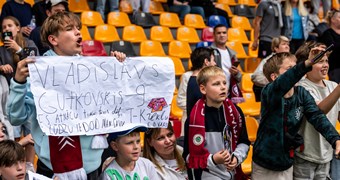 Foto: Latvijas izlase spēlē neizšķirti ar Azerbaidžānu