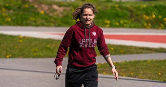 Latvijas WU-15 izlasei pirmā nometne E. Spruntules vadībā