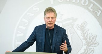 Apaļa jubileja Latvijas futbola leģendai Aleksandram Starkovam